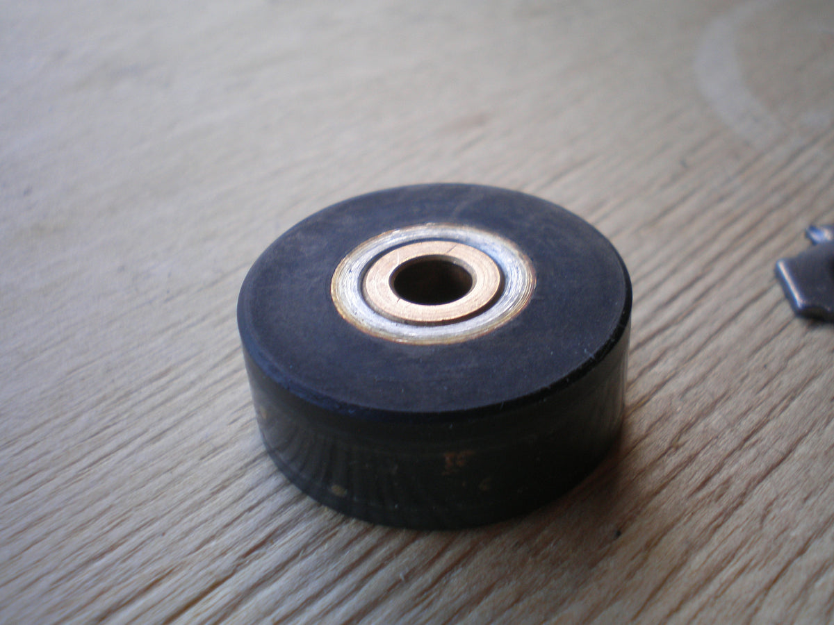 Fostex  Model 80 1/4 inch Pinch wheel for refurbishment 5mm  hole S450